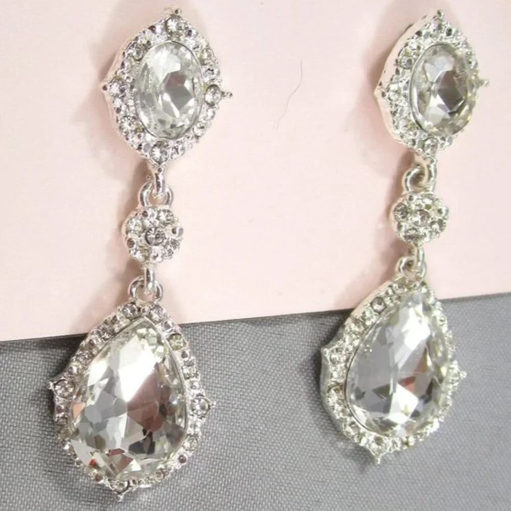 YOU'RE INVITED Glamorous Silver Oval & Pear Clear Crystal Dangle Earrings**NEW! - Picture 1 of 2